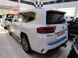 تۆیۆتا لاند کروزەر